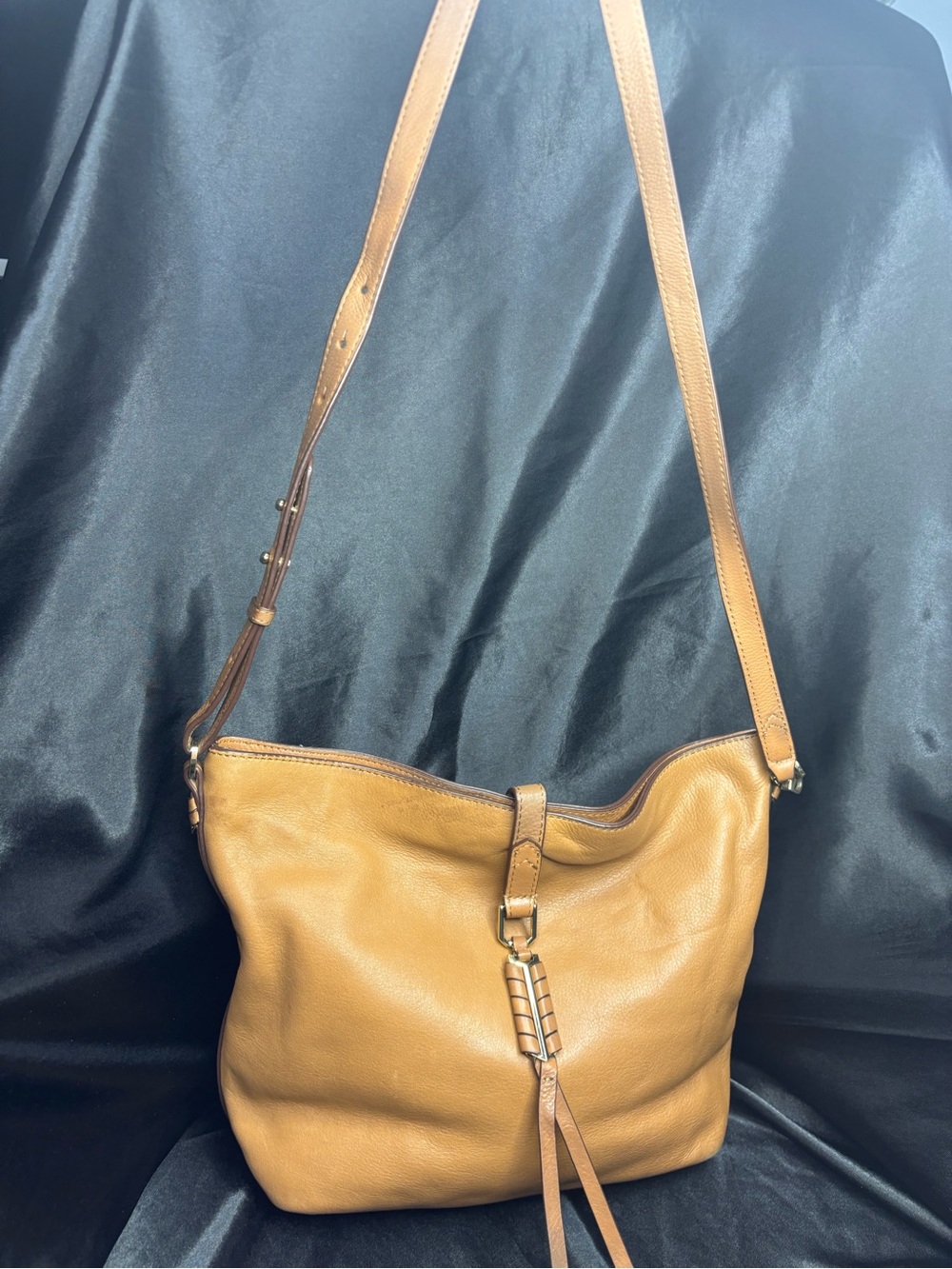 Stella & Dot "Covet Sunday" Tan Leather Crossbody Shoulder Bag